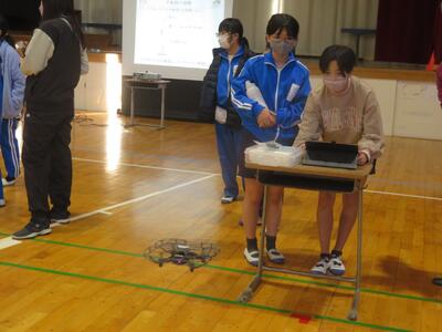 ドローンの操縦